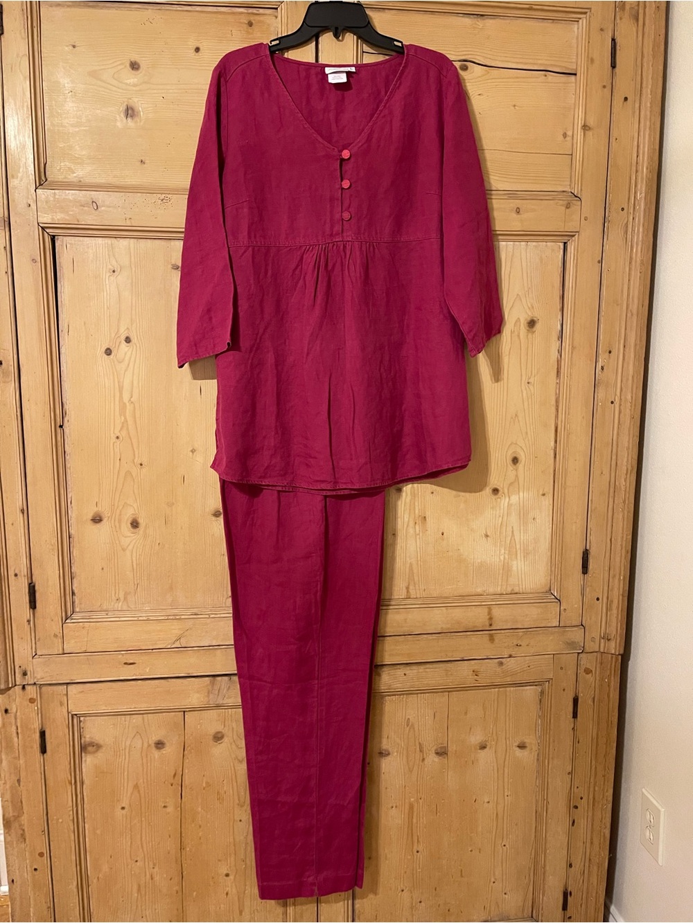 Hot Cotton size L magenta linen pants and tunic set.